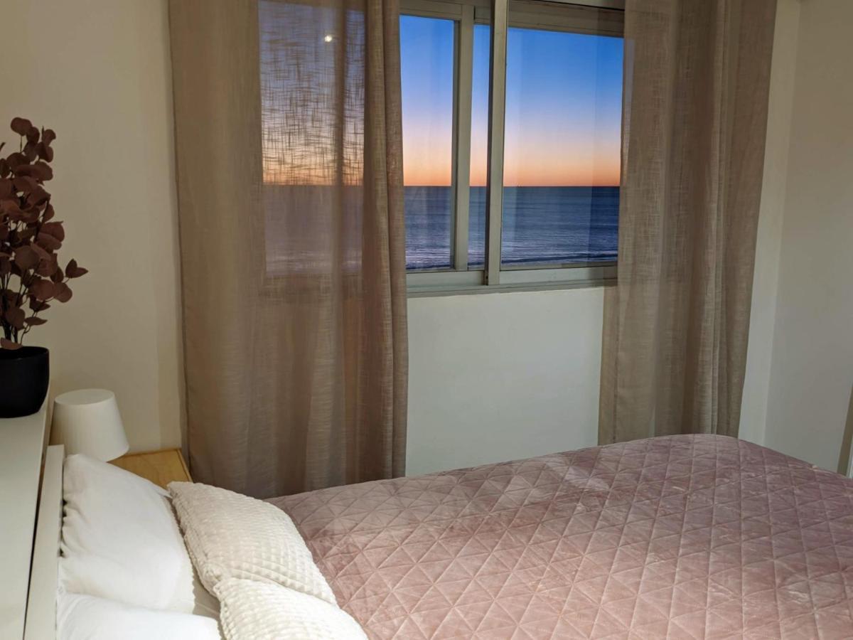 Apartamento En La Playa Con Garaje Cádiz Buitenkant foto